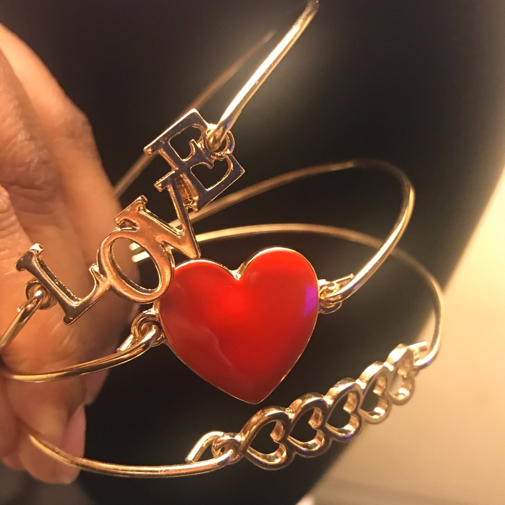 Women’s bracelets